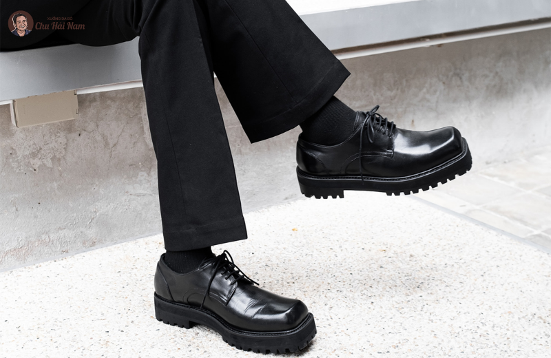 cach-chon-giay-tay-nam-dung-cach