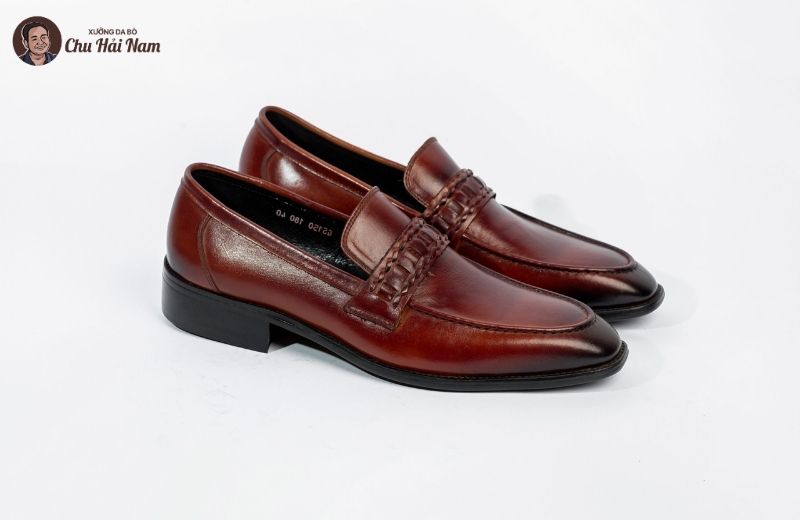 chu-hai-nam-la-thuong-hieu-chuyen-giay-da-bo-tang-chieu-cao-that