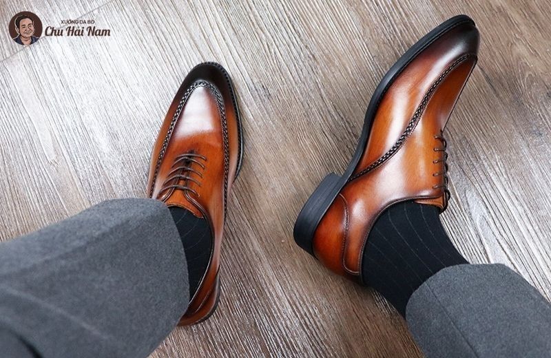 giay-da-nam-oxford-la-bieu-tuong-cua-su-lich-lam-va-chin-chu