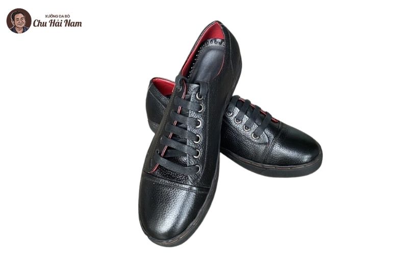 giay-da-the-thao-cung-la-mot-item-rat-dang-cho-cac-quy-ong-phoi-do