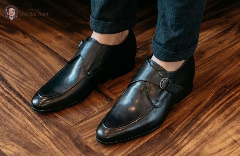 giay-tay-nam-monk-strap-ca-tinh-hien-dai-voi-khoa-cai-tao-diem-nhan