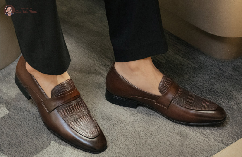 goi-y-phoi-do-voi-giay-luoi-nam