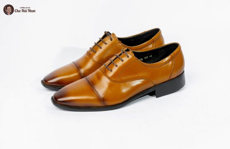 mau-cx10-noi-bat-voi-mau-nau-do-burgundy-day-thu-hut