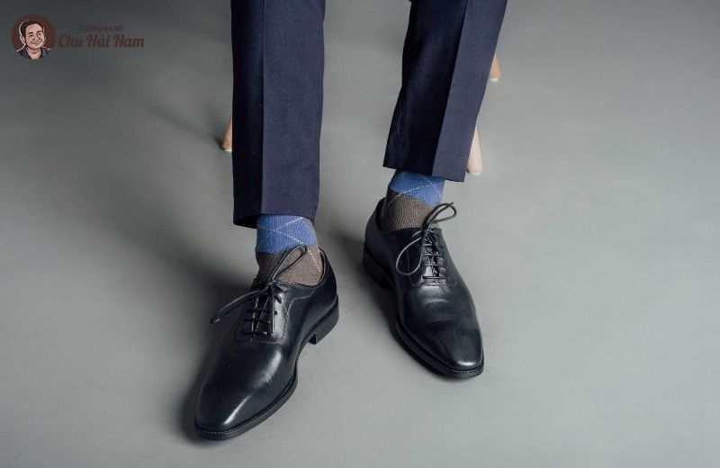 su-ket-hop-giua-giay-oxford-va-suit-hoac-quan-au-tao-dien-mao-lich-lam