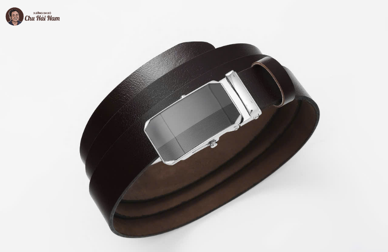 that-lung-big-size-giup-quy-ong-voc-dang-to-lon-giu-form-trang-phuc-va-chin-chu