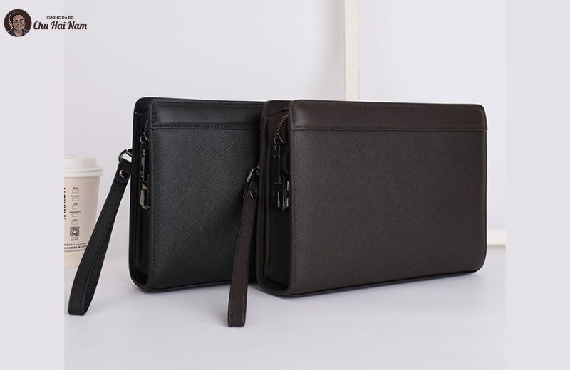 Ví cầm tay nam 1 khoá được quý ông ưa chuộng bởi tính bảo mật, lịch lãm
