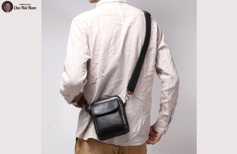 Ví đeo chéo da thật – Phong cách năng động, tiện dụng mọi lúc.