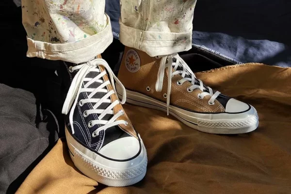 Những đôi giày Converse mang một nét cổ điển basic không vào đâu được