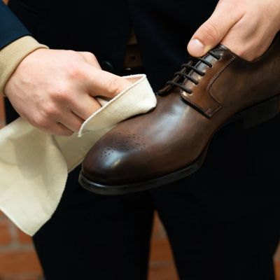 Cách bảo quản đôi giày da nam công sở với 6 bước đơn giản - 5