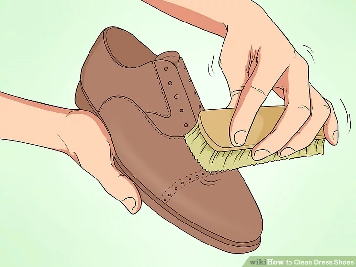 Cách làm sạch giày da chưa qua xử lý