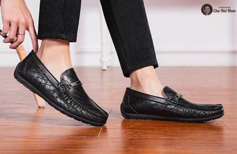 Giày bị rông phải làm sao? 9 cách khắc phục giày rộng hiệu quả