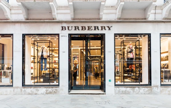  Thương hiệu Burberry - Trụ cột ngành thời trang xứ sở sương mù